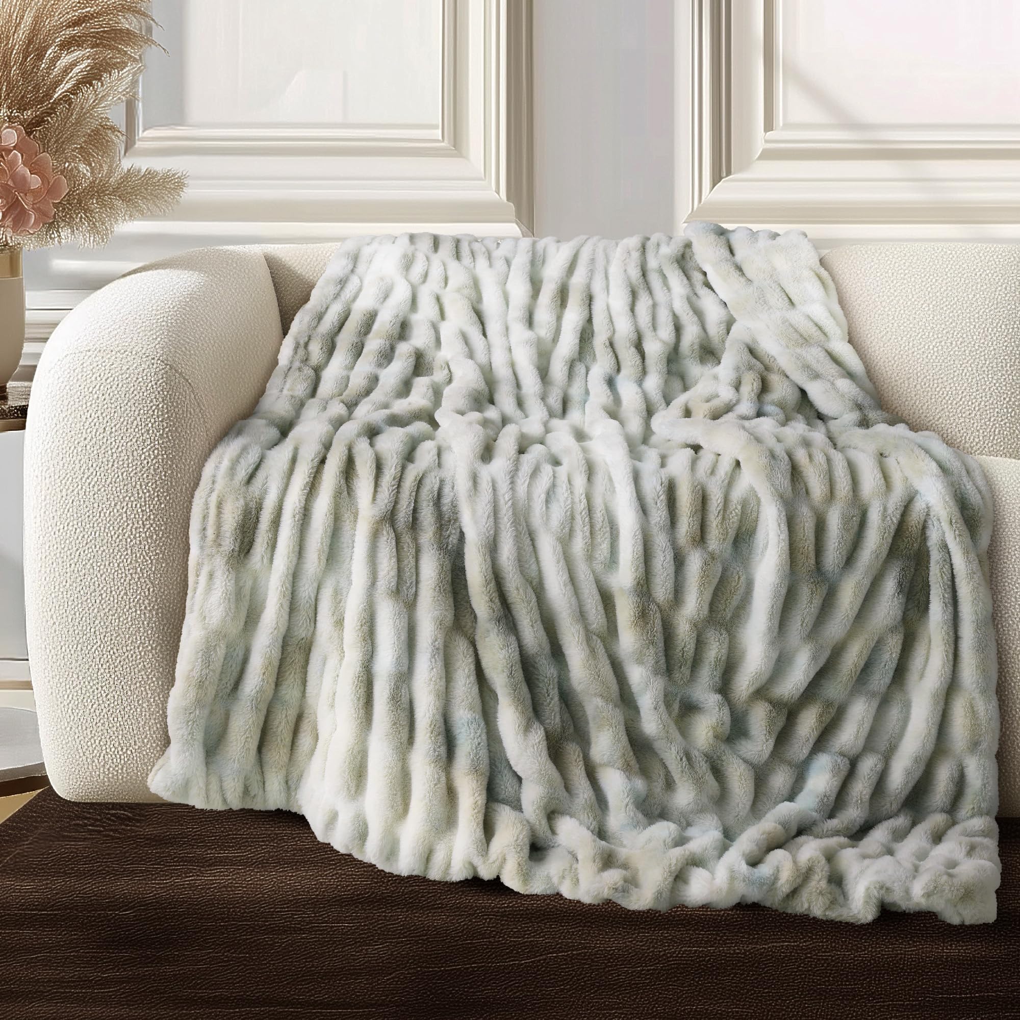 Ultra Soft Cozy 50x60 Faux Fur Throw
